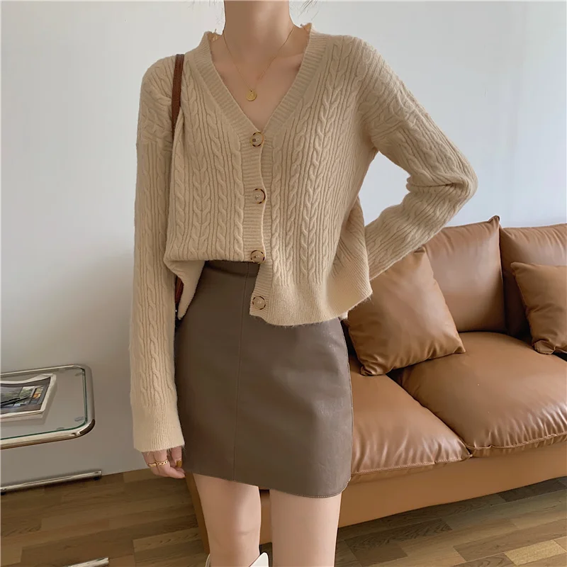 Style Knitted Sweater Cardigans Women Long Sleeve Single Breaster Female Cardigan Solid Sweaters Sueter Mujer
Style Knitted Sweater Cardigans Women Long Sleeve Single Breaster Female Cardigan Solid Sweaters Sueter Mujer