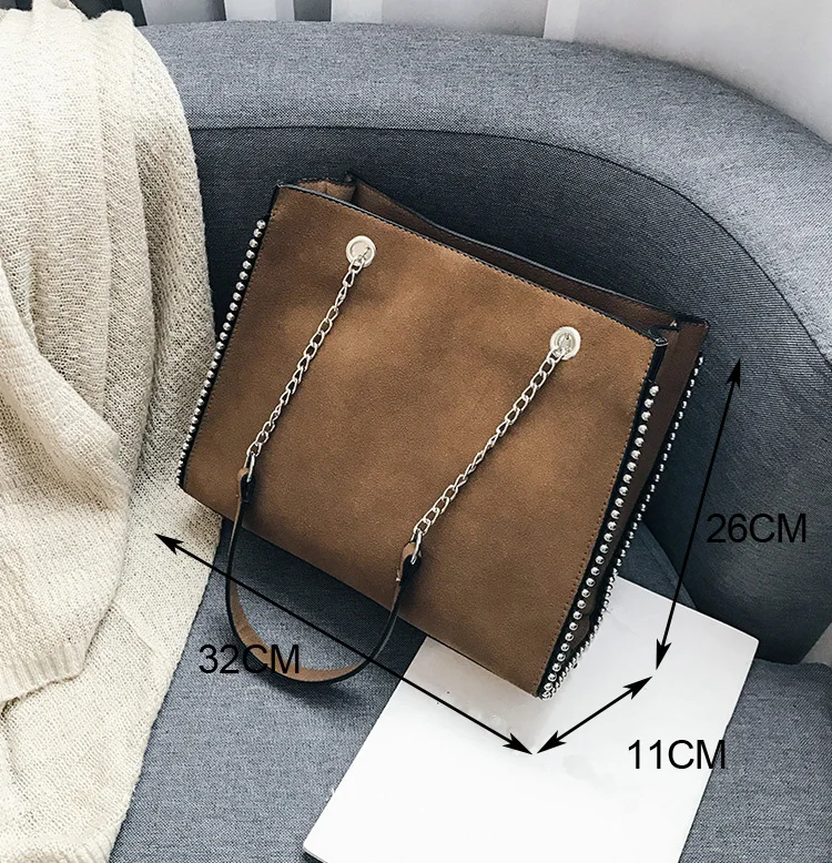 Chain shoulder bag Famous designer rivet handbags Women's luxury messenger women
Chain shoulder bag Famous designer rivet handbags Women's luxury messenger women