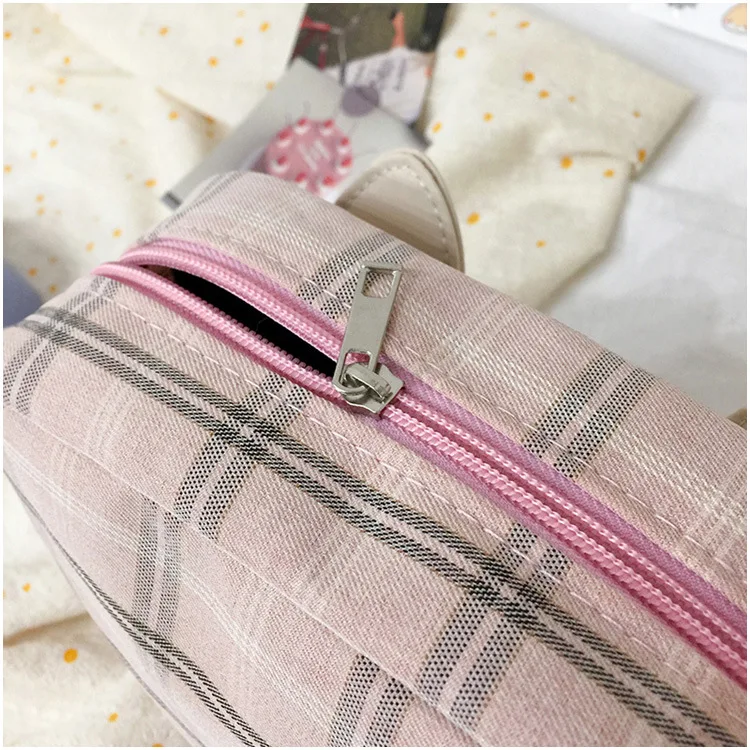 Women's Bag 2021 is a fashionable small square bag with one-shoulder slanting span for students
Women's Bag 2021 is a fashionable small square bag with one-shoulder slanting span for students