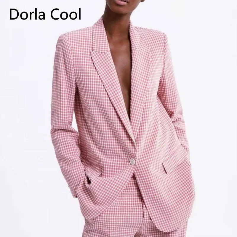 Модные женские блейзеры в клетку с принтом, весна 2020, женские офисные пальто в стиле High Street, верхняя одежда с английским воротником и одной п...
Модные женские блейзеры в клетку с принтом, весна 2020, женские офисные пальто в стиле High Street, верхняя одежда с английским воротником и одной п...