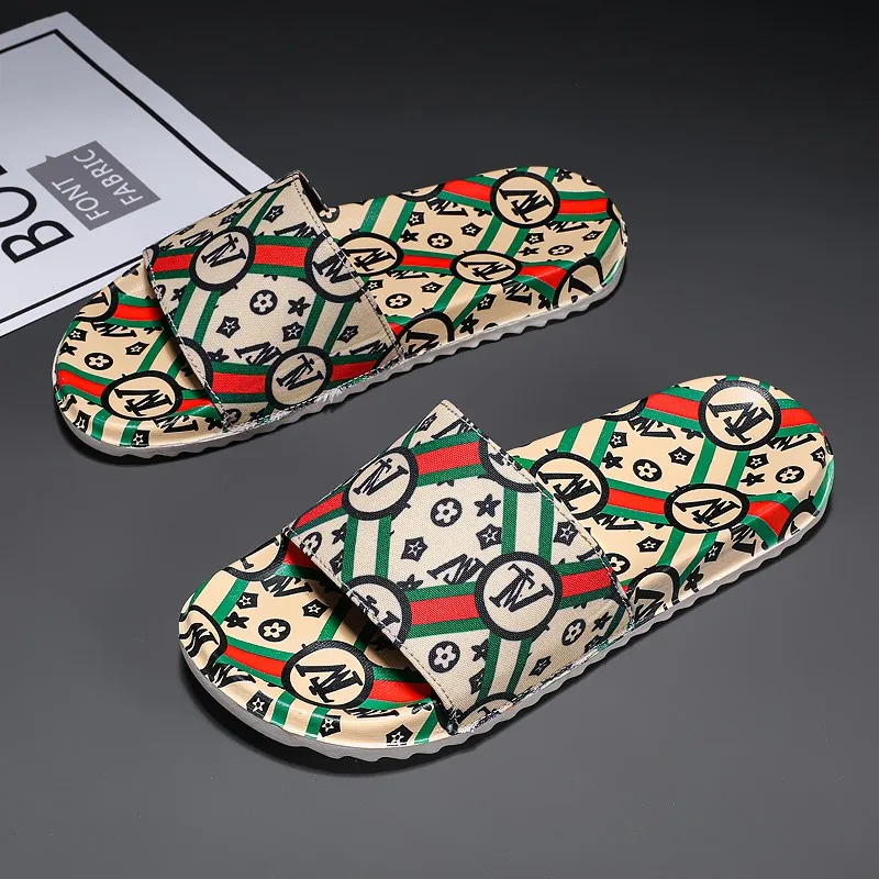 High quality luxury brand men's shoes summer breathable slippers lightweight fashion printing outdoor leisure beach sandals 
High quality luxury brand men's shoes summer breathable slippers lightweight fashion printing outdoor leisure beach sandals
