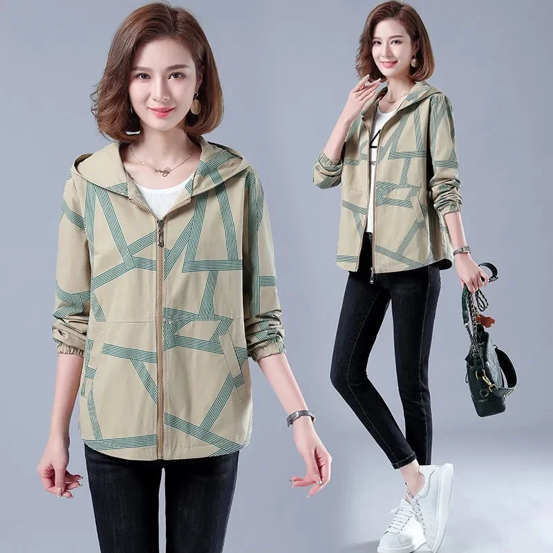Short Jacket 202 Female Printing Middle-Aged Elderly Large Size Women's Spring Autumn Korean Loose Jacket New Hooded Jacket
Short Jacket 202 Female Printing Middle-Aged Elderly Large Size Women's Spring Autumn Korean Loose Jacket New Hooded Jacket