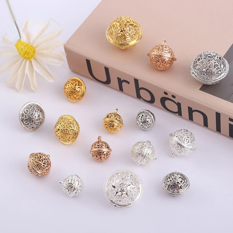 20Pcs Hollow Christmas Bells Metal Jingle Bells Christmas Tree Decoration Family Ornament Christmas Baubles Bells Art Craft
20Pcs Hollow Christmas Bells Metal Jingle Bells Christmas Tree Decoration Family Ornament Christmas Baubles Bells Art Craft