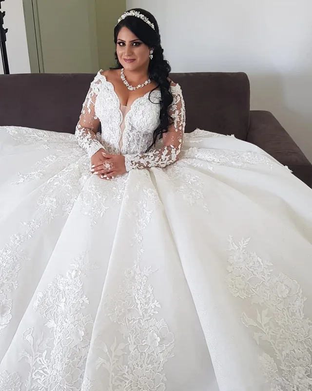 Gorgeous Arabic Plus Size Luxurious Lace Beaded Wedding Dresses Long Sleeves Ball Gowns Bridal Dresses Vintage Wedding Gowns
Gorgeous Arabic Plus Size Luxurious Lace Beaded Wedding Dresses Long Sleeves Ball Gowns Bridal Dresses Vintage Wedding Gowns