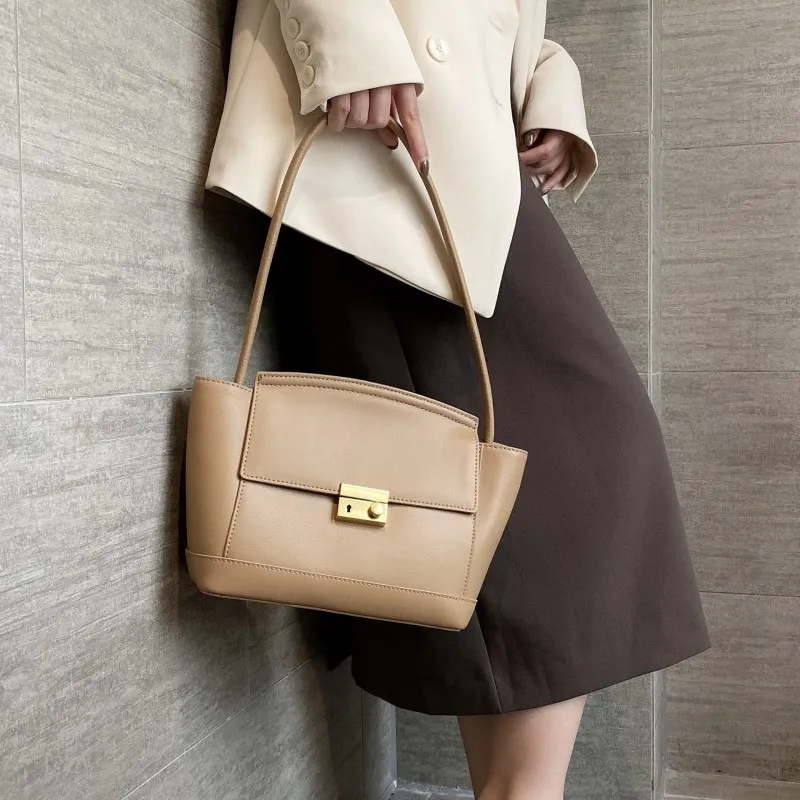 Retro Armpit Bags Women Genuine Leather Shoulder Handbag Ladies Elegant Tote Brand Soft Cowhide Single Bags Fashion Shell Bag
Retro Armpit Bags Women Genuine Leather Shoulder Handbag Ladies Elegant Tote Brand Soft Cowhide Single Bags Fashion Shell Bag