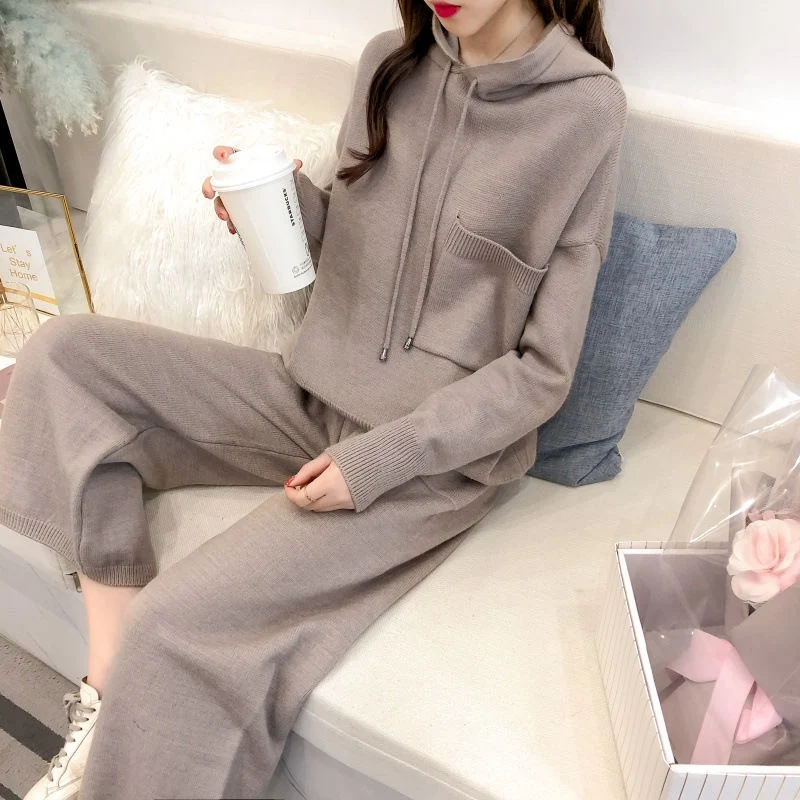 Women's Casual Warm Sweaters Long Sleeve Knitting Two-piece set wide leg pants Hooded pullover tops solid color Female t415
Women's Casual Warm Sweaters Long Sleeve Knitting Two-piece set wide leg pants Hooded pullover tops solid color Female t415