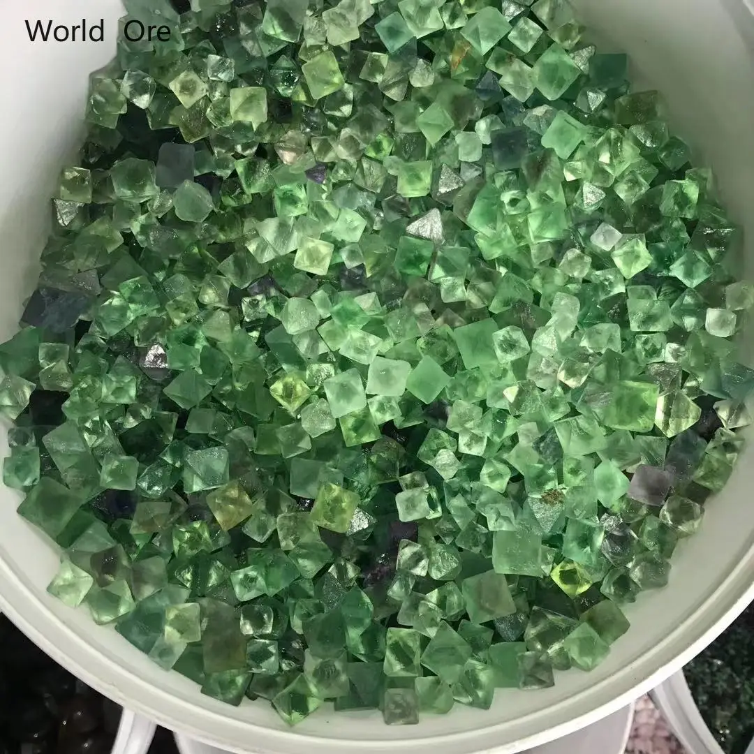 100g Natural Stone Mineral Green Fluorite Octahedral Home Decoration Witchcraft Worship Healing Crystal
100g Natural Stone Mineral Green Fluorite Octahedral Home Decoration Witchcraft Worship Healing Crystal