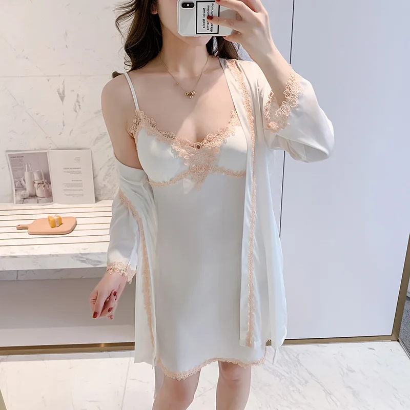 Summer Embroidery Applique Lace Trim Satin Women Sleepwear Robe Nightdress 2PCS Lady Brides Bridesmaid Wedding Robe Gown
Summer Embroidery Applique Lace Trim Satin Women Sleepwear Robe Nightdress 2PCS Lady Brides Bridesmaid Wedding Robe Gown