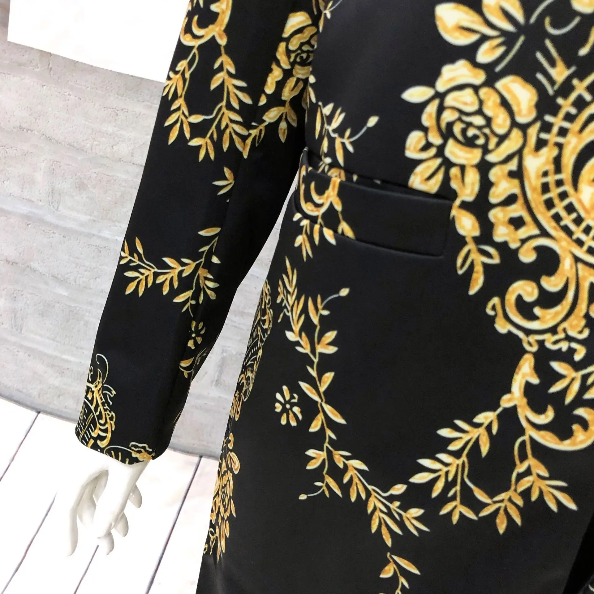 Fall Winter Jacket Coat Women Retro Long Sleeve Floral Printed Vintage Outwear Female Long Trench Coat manteau femme hiver
Fall Winter Jacket Coat Women Retro Long Sleeve Floral Printed Vintage Outwear Female Long Trench Coat manteau femme hiver