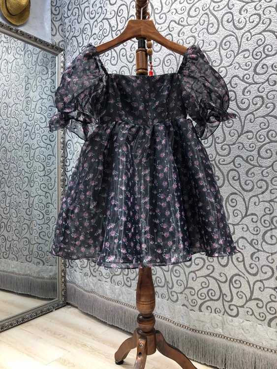 2021 new women fashion color matching embroidery lapel buckle belt waist short-sleeved jumpsuit casual pants 528
2021 new women fashion color matching embroidery lapel buckle belt waist short-sleeved jumpsuit casual pants 528