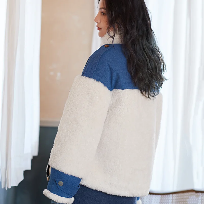 ZURICHOUSE Brand Winter Plush Coat Women Thick Warm Outwear 2021 Fashion Hit Color Spliced Faux Fur Lambswool Jacket Female
ZURICHOUSE Brand Winter Plush Coat Women Thick Warm Outwear 2021 Fashion Hit Color Spliced Faux Fur Lambswool Jacket Female