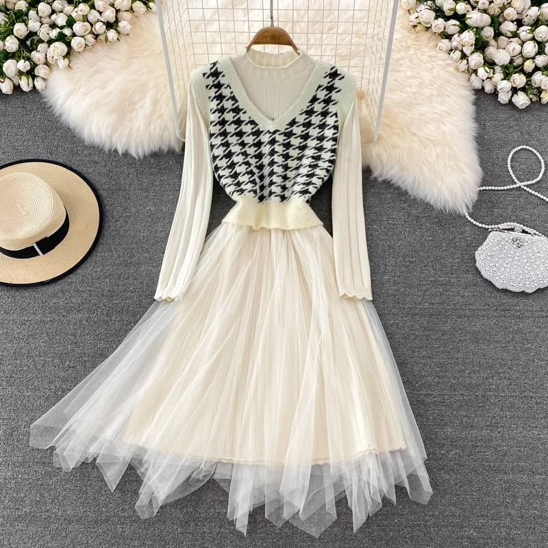 New Spring Fall Korean Fashion Chic Knitted 2 Piece Set Women Vest Tops + Sweater Dress Suits High Quality Casual Two Piece Sets
New Spring Fall Korean Fashion Chic Knitted 2 Piece Set Women Vest Tops + Sweater Dress Suits High Quality Casual Two Piece Sets