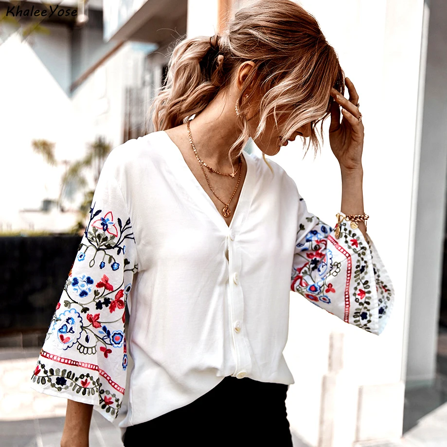 KHALEE YOSE White Floral Embroidery Blouse Shirt Long Flare Sleeve V-neck Button Front Linen Autumn Women Tops Shirts Blusas 
KHALEE YOSE White Floral Embroidery Blouse Shirt Long Flare Sleeve V-neck Button Front Linen Autumn Women Tops Shirts Blusas