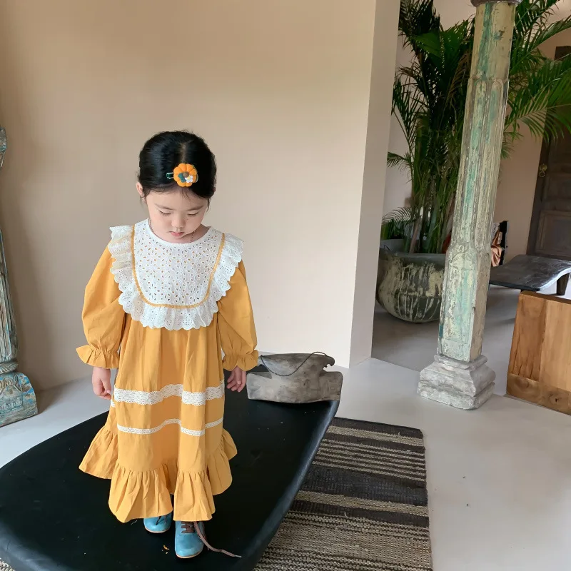 Autumn New Arrival Korean style girl's dress palace style long sleeve loose matching lace collar for cute sweet baby girls
Autumn New Arrival Korean style girl's dress palace style long sleeve loose matching lace collar for cute sweet baby girls