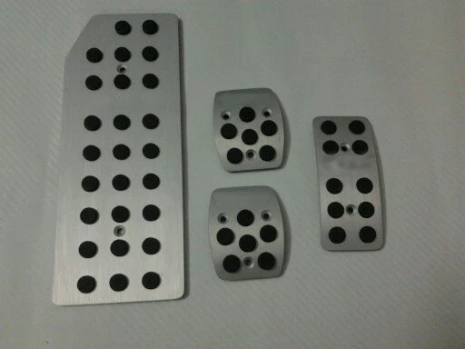 new Aluminum alloy Car Accessories For Suzuki SX4 AT/MT Accelerator Gas Brake Footrest Pedal Pad Styling Stickers 
new Aluminum alloy Car Accessories For Suzuki SX4 AT/MT Accelerator Gas Brake Footrest Pedal Pad Styling Stickers