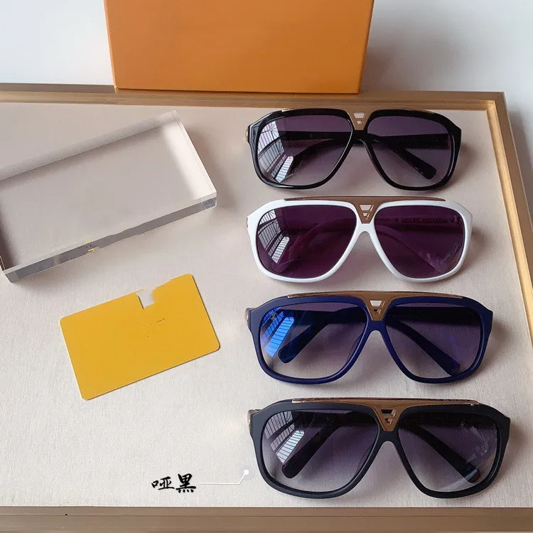 Fashion2021 Classic Small Frame Round Sunglasses Women/Men Brand Designer Alloy Mirror Sun Glasses Vintage
Fashion2021 Classic Small Frame Round Sunglasses Women/Men Brand Designer Alloy Mirror Sun Glasses Vintage