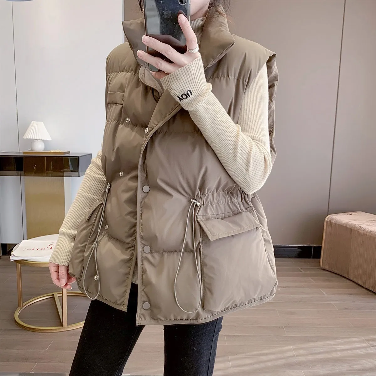 New Autumn Winter Korean Style Casual Vest Sleeveless Jacket Women Short Soild Down Vest Coat Female Zipper Outerwear Waistcoat
New Autumn Winter Korean Style Casual Vest Sleeveless Jacket Women Short Soild Down Vest Coat Female Zipper Outerwear Waistcoat