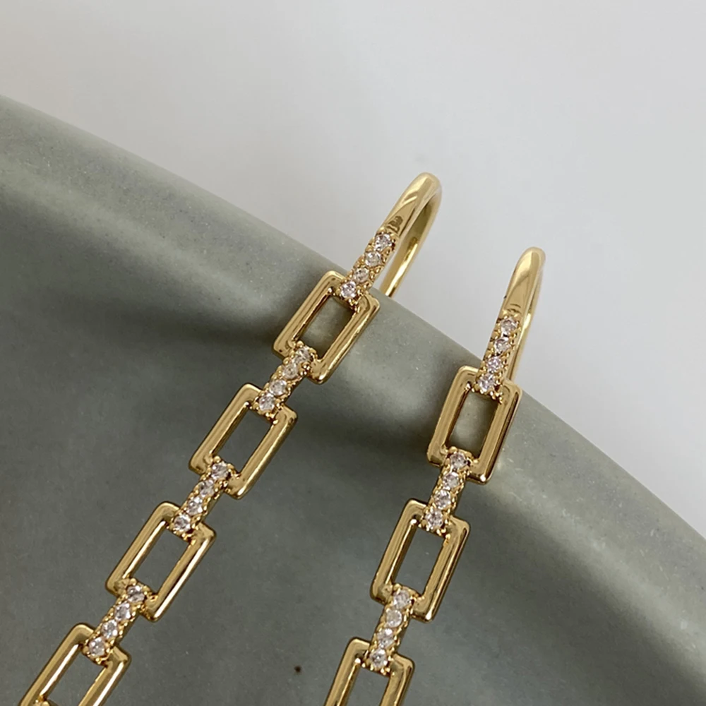 1PC Korea Crutch Shape Earrings Hanging 2020 New High-end Zircon Temperament Hollow Metal Chain Ear Bone Clip Jewelry Women Gift
1PC Korea Crutch Shape Earrings Hanging 2020 New High-end Zircon Temperament Hollow Metal Chain Ear Bone Clip Jewelry Women Gift