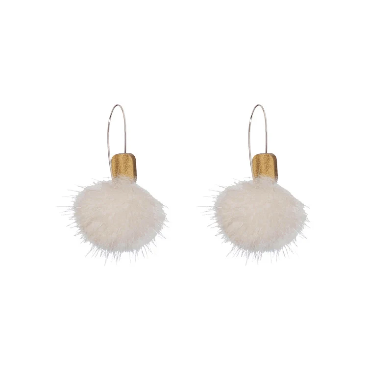 Winter Fashion White Cute Fur Ball Drop Earrings For Women Korean Elegant Statement Earring Boho Jewelry Gifts Brincos
Winter Fashion White Cute Fur Ball Drop Earrings For Women Korean Elegant Statement Earring Boho Jewelry Gifts Brincos