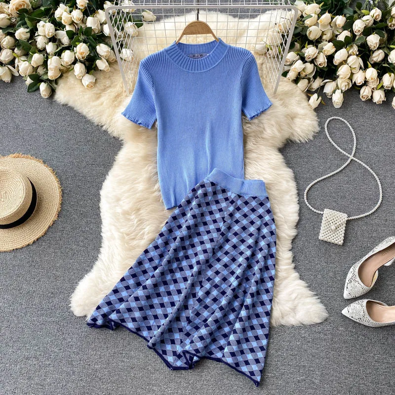 Elegant Suit Women Summer New Knit Short-sleeved Tops Women Wild Retro Diamond Check Skirt Two-piece Suit GL592 
Elegant Suit Women Summer New Knit Short-sleeved Tops Women Wild Retro Diamond Check Skirt Two-piece Suit GL592