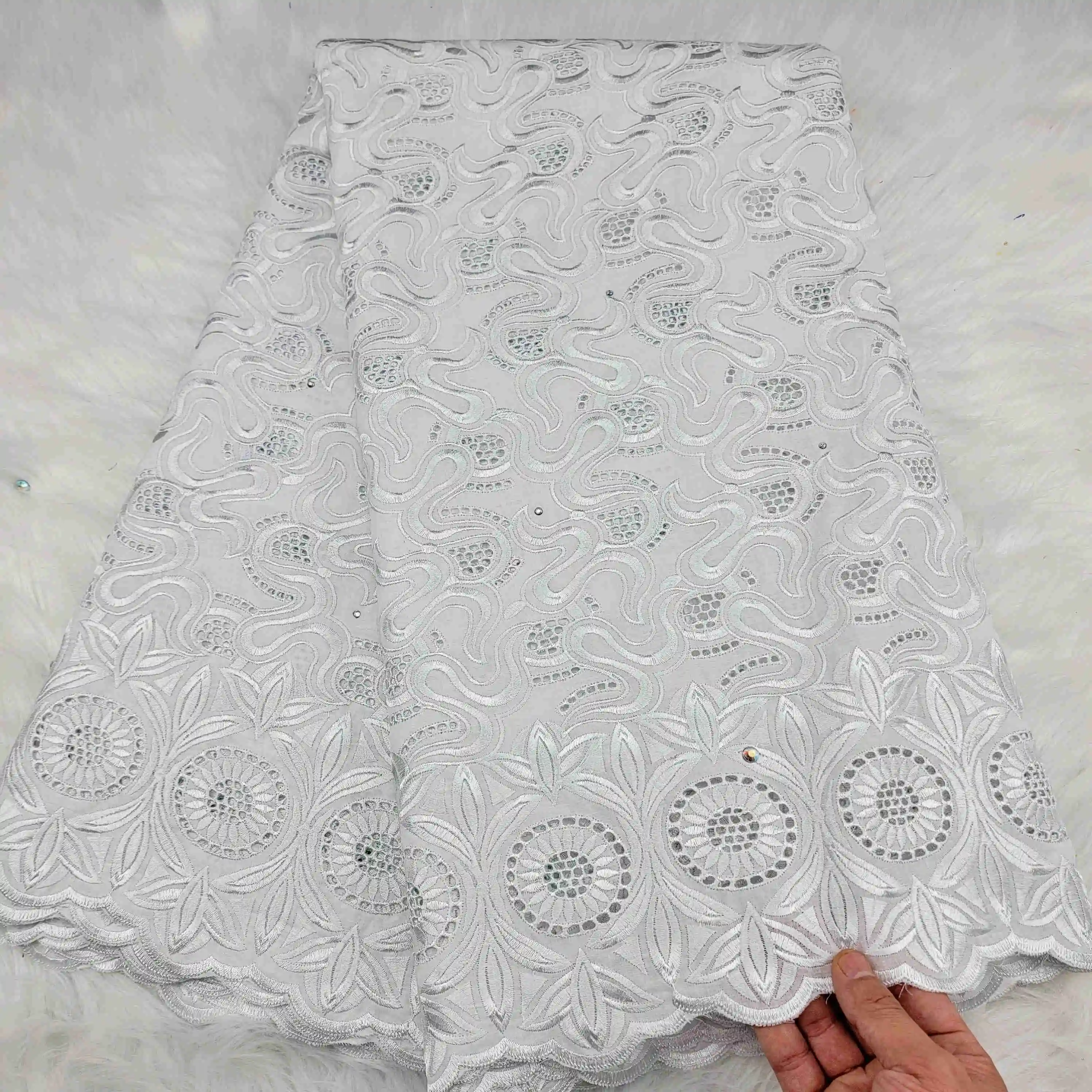 

Latest Swiss Lace Fabric Embroidery African Bazin Fabric 5yard African 100% Cotton Lace For Dress HLC303 (1)