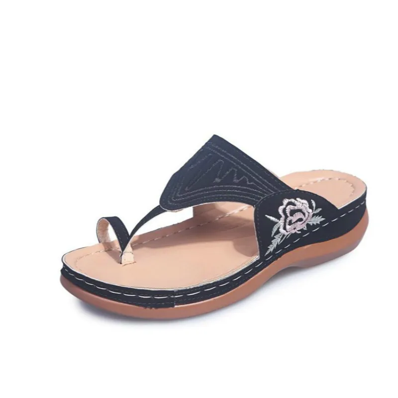 2021 Womens Slippers Embroidery Floral Flip Flops Ladies Casual Sandals Wedges Slides Summer Female Bohemia Floral Beach Sandals
2021 Womens Slippers Embroidery Floral Flip Flops Ladies Casual Sandals Wedges Slides Summer Female Bohemia Floral Beach Sandals