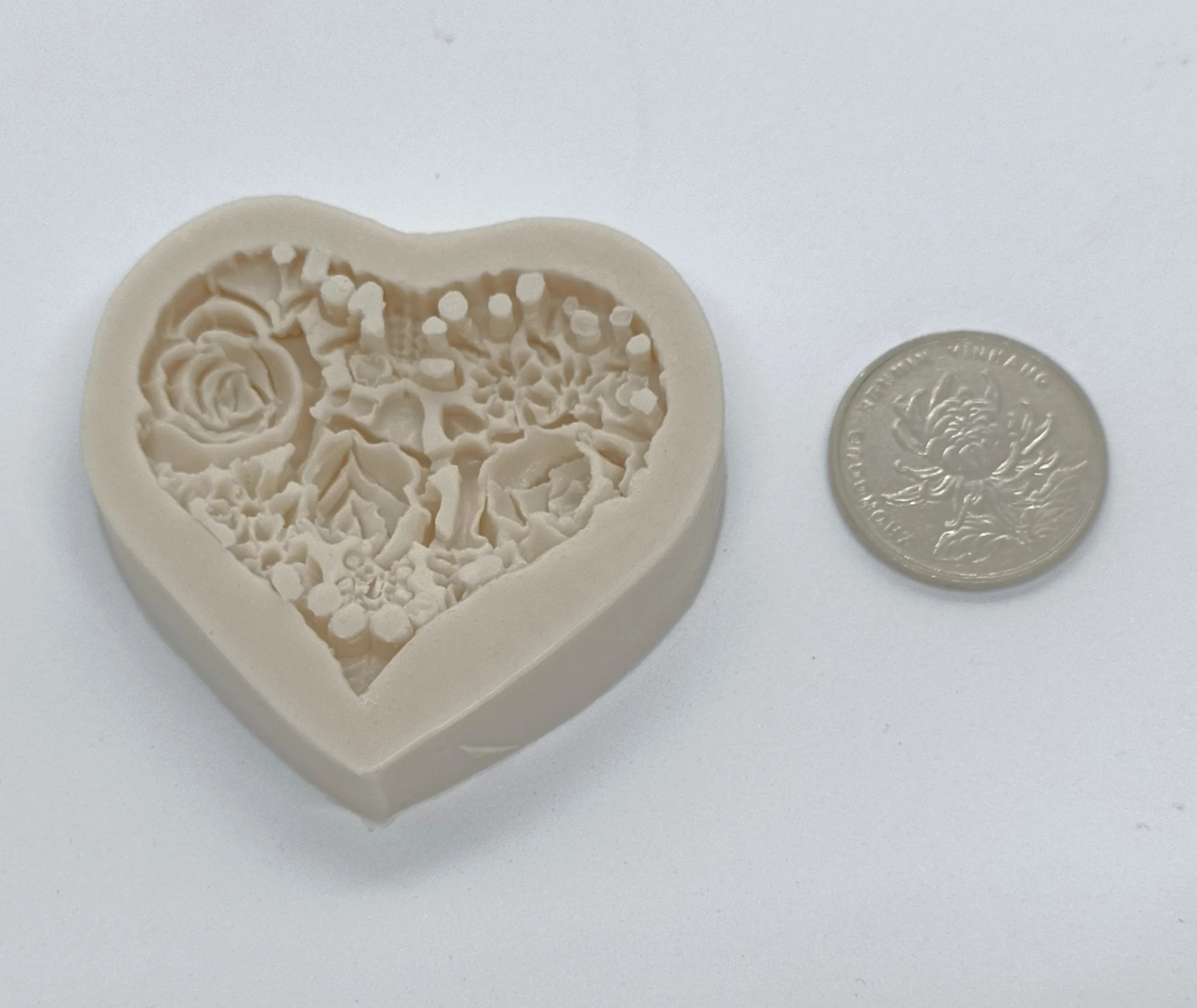 1pc Love flowers lace silicone cake mold fondant mold cake decorating tools chocolate gmpaste mould cake mould FTM176
1pc Love flowers lace silicone cake mold fondant mold cake decorating tools chocolate gmpaste mould cake mould FTM176