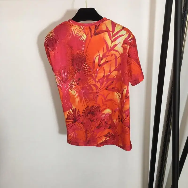 2021 Summer Fashion Women Luxury Custom Metal Buckle Tee Leaf Print Red All-Match Irregular Short-Sleeved T-Shirt Clothes
2021 Summer Fashion Women Luxury Custom Metal Buckle Tee Leaf Print Red All-Match Irregular Short-Sleeved T-Shirt Clothes