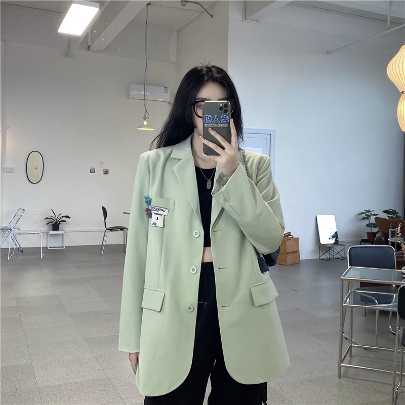 Jacket for Women 2021 Spring and Autumn New Korean Ins Hong Kong Style All-Match Loose Small Suit with Flower Brooch
Jacket for Women 2021 Spring and Autumn New Korean Ins Hong Kong Style All-Match Loose Small Suit with Flower Brooch