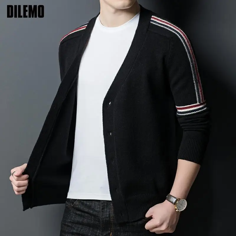 Top Grade New Autum Luxury Fashion Knit V Neck Cardigan Trendy Striped Knit Korean Mens Casual Cool Coats Jacket Men Clothing
Top Grade New Autum Luxury Fashion Knit V Neck Cardigan Trendy Striped Knit Korean Mens Casual Cool Coats Jacket Men Clothing