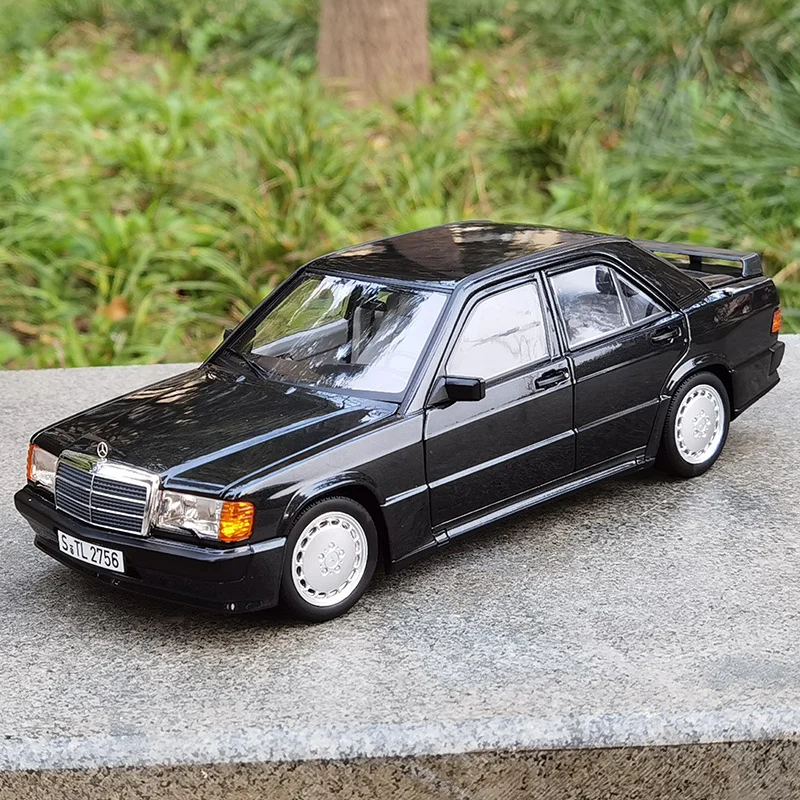 NOREV 1/18 1984 BENZ 190E 2.3-16 small tail wing classic car alloy die-casting car model collection ornaments kids toys
NOREV 1/18 1984 BENZ 190E 2.3-16 small tail wing classic car alloy die-casting car model collection ornaments kids toys