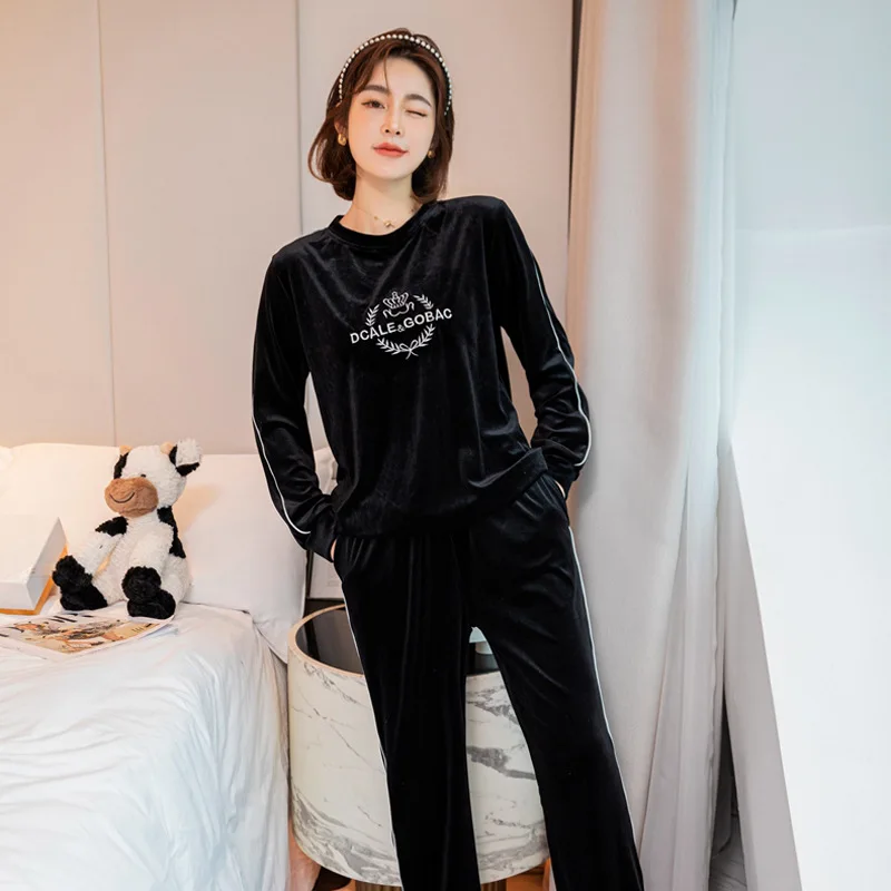 Velvet Women Pajamas Suit Casual 2PCS Sleep Set Embroidery Letter Intimate Lingerie 2021 Autumn New Sleepwear Homewear Nightwear
Velvet Women Pajamas Suit Casual 2PCS Sleep Set Embroidery Letter Intimate Lingerie 2021 Autumn New Sleepwear Homewear Nightwear