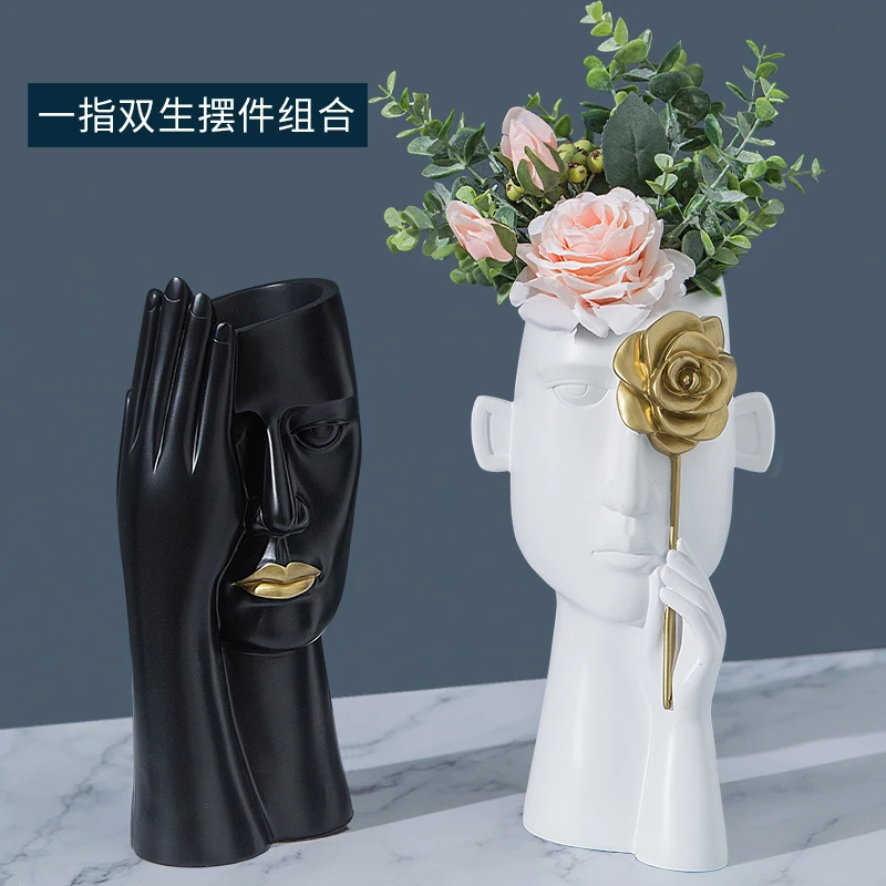 Artistic vase tabletop furnishing creative living room flower arrangement dryer Nordic light luxury office decoration
Artistic vase tabletop furnishing creative living room flower arrangement dryer Nordic light luxury office decoration