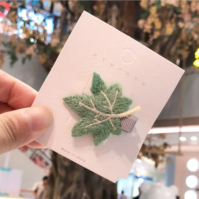 1pcs Fashion Simple Leaf Hairpin Top Clip Elegant Hairpin Headdress Female Bangs Clip Bb Clip French Side Clip Hair Ornament
1pcs Fashion Simple Leaf Hairpin Top Clip Elegant Hairpin Headdress Female Bangs Clip Bb Clip French Side Clip Hair Ornament