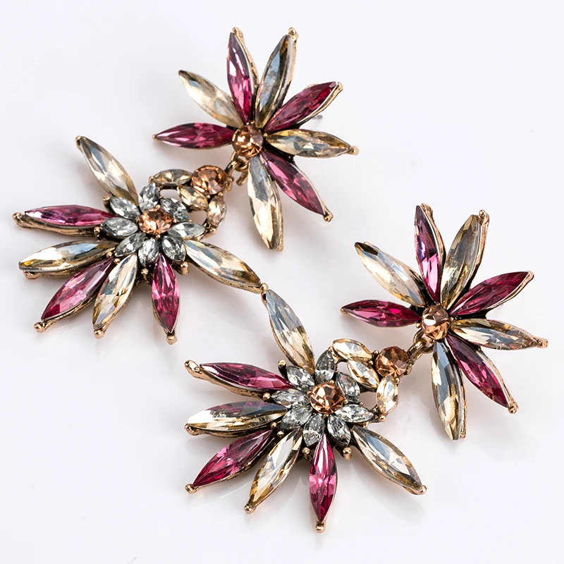 2021 New Fashion Jewelry Metal Rhinestone Flower Geometric Earrings Exaggerated Personality Shiny Party Dangle Earrings
2021 New Fashion Jewelry Metal Rhinestone Flower Geometric Earrings Exaggerated Personality Shiny Party Dangle Earrings