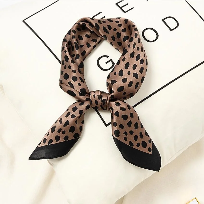 2021 Fashion Bandana Sexy Female Hair Scarf Point Hijab Scarfs Of Silk For Ladies Foulard Square Scarves Involves 53*53cm
2021 Fashion Bandana Sexy Female Hair Scarf Point Hijab Scarfs Of Silk For Ladies Foulard Square Scarves Involves 53*53cm
