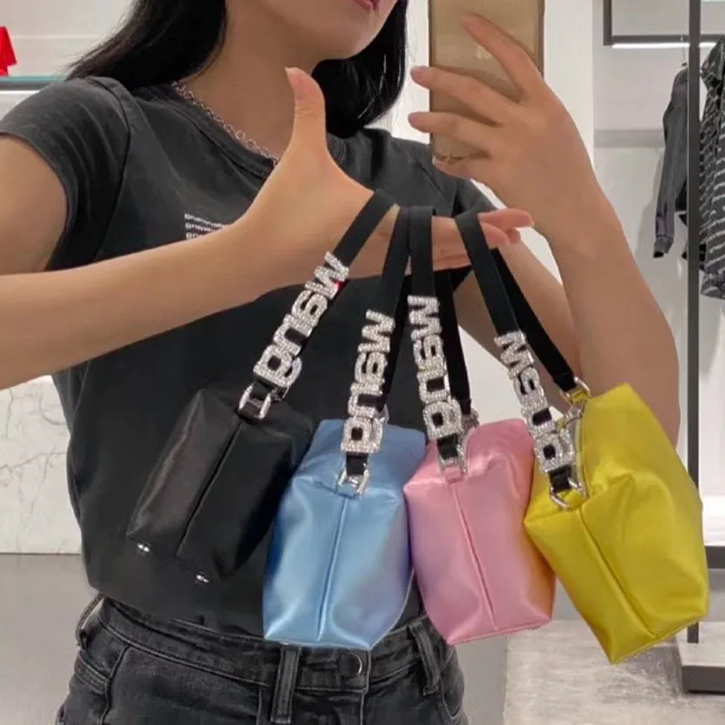 108256 Diamonds Evening Handbags Women Water Drill Satin Silk Handbag Purse Designer Shiny Rhinestone Clutch Purse A2
108256 Diamonds Evening Handbags Women Water Drill Satin Silk Handbag Purse Designer Shiny Rhinestone Clutch Purse A2