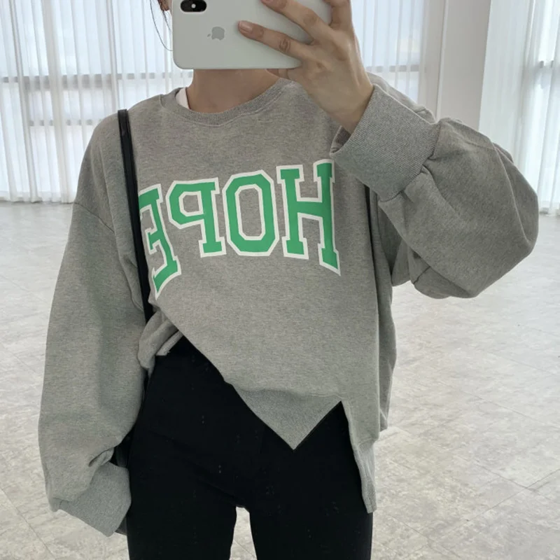 Korean Chic Autumn Lazy Style Round Neck Letter Print Design Loose Casual Versatile Bubble Sleeve Split Sweater
Korean Chic Autumn Lazy Style Round Neck Letter Print Design Loose Casual Versatile Bubble Sleeve Split Sweater
