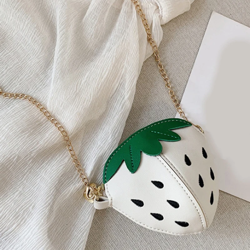 Fruit Strawberry Shape Shoulder Bag Chains Crossbody Bag Women Bags Kawaii Fashion Cute Children's Kids Girls Shoulder Bag Small
Fruit Strawberry Shape Shoulder Bag Chains Crossbody Bag Women Bags Kawaii Fashion Cute Children's Kids Girls Shoulder Bag Small