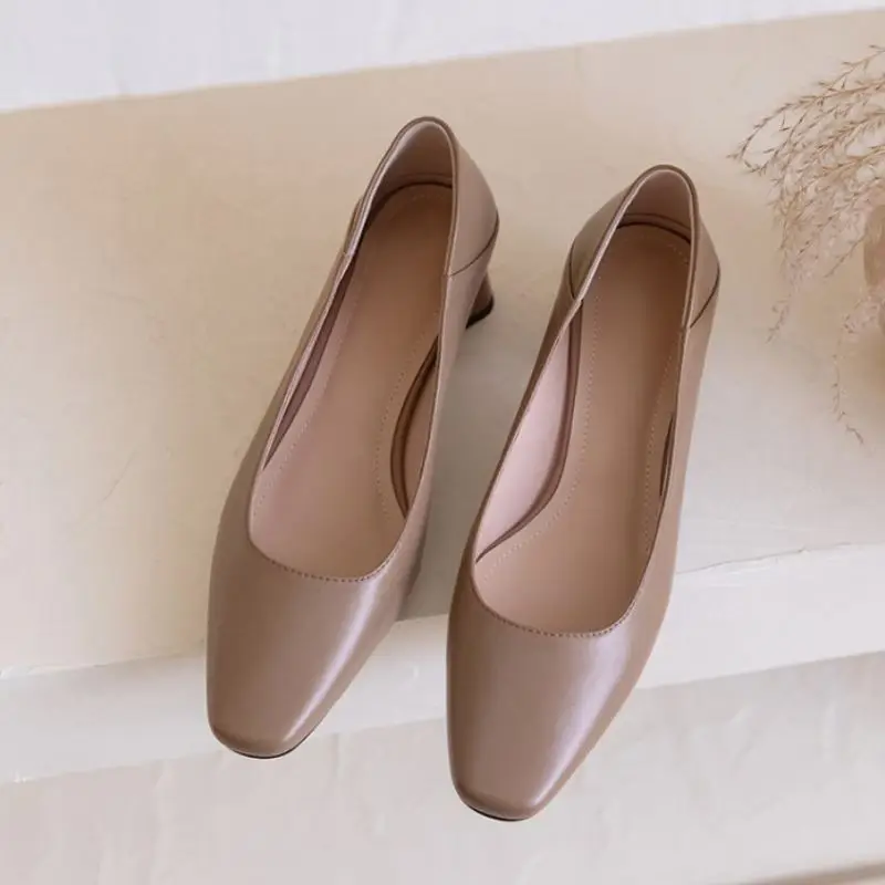 KemeKiss New Women Pumps Genuine Leather Square Heel Women Shoes Fashion Cool Office Ladies Shoes Footwear Size 34-40
KemeKiss New Women Pumps Genuine Leather Square Heel Women Shoes Fashion Cool Office Ladies Shoes Footwear Size 34-40