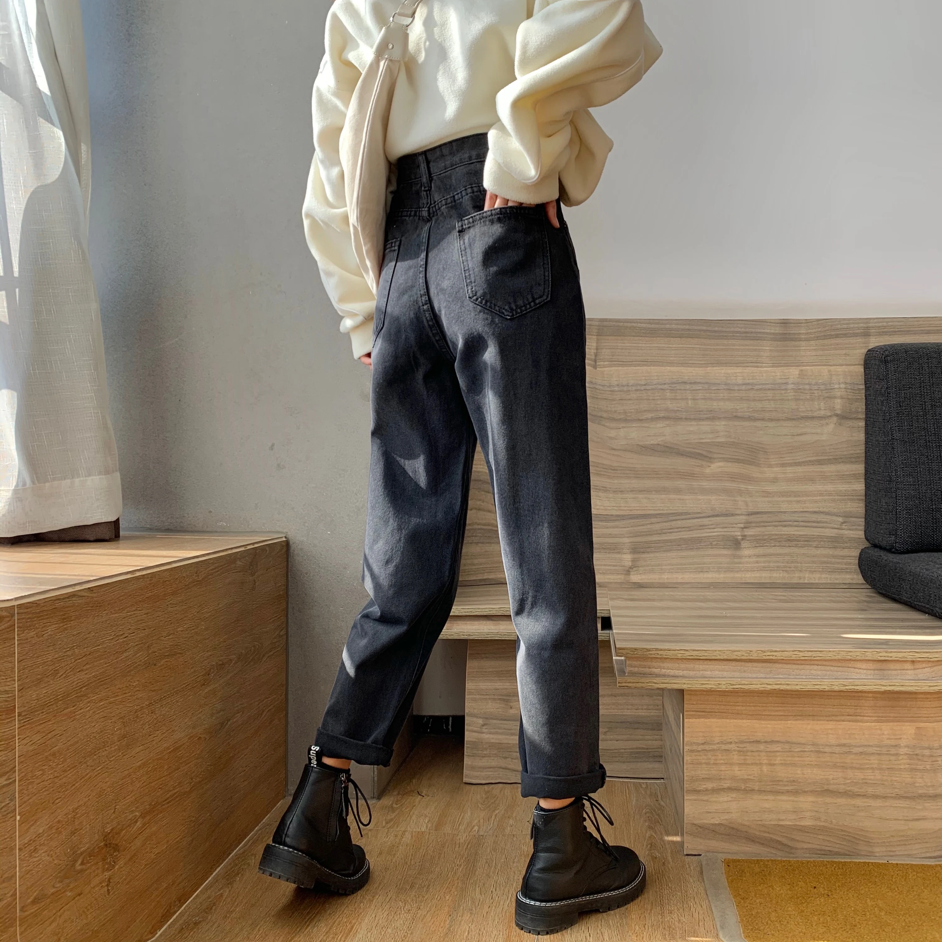 Spring Tapered Pants Women's Outer Wear Korean Style High Waist Slimming Harem Pants Straight Loose Black Denim Daddy Pants
Spring Tapered Pants Women's Outer Wear Korean Style High Waist Slimming Harem Pants Straight Loose Black Denim Daddy Pants
