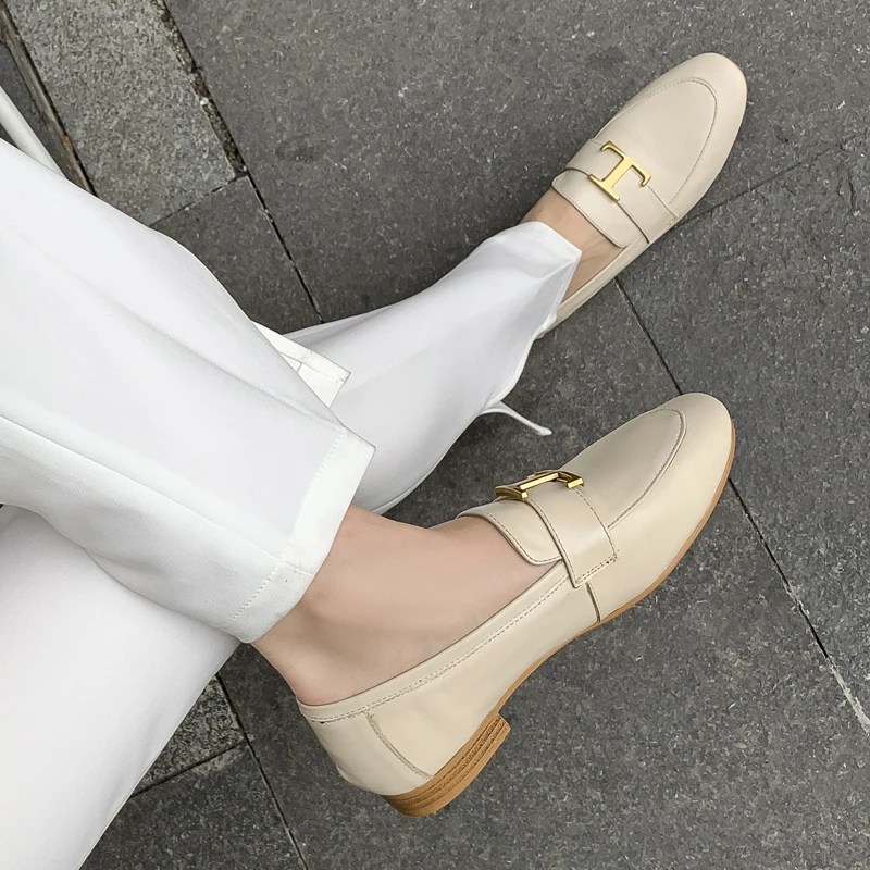 Smallhut New Spring Women Loafers Elegant Ladies Genuine leather Neutra Woman Black Brown Beige Metal Decoration Flat Shoes M046
Smallhut New Spring Women Loafers Elegant Ladies Genuine leather Neutra Woman Black Brown Beige Metal Decoration Flat Shoes M046