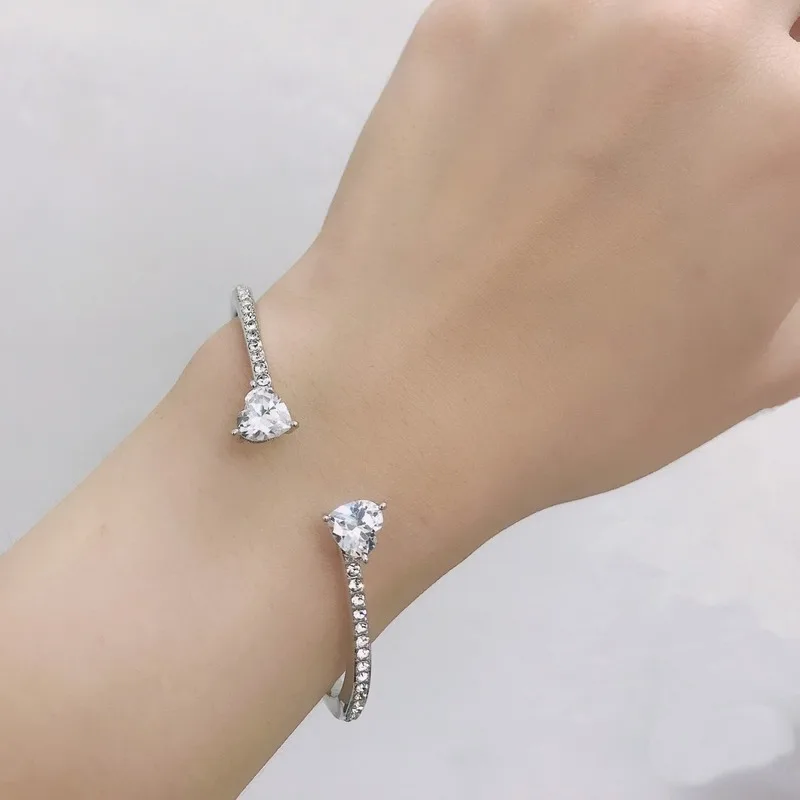 Fashion jewelry high quality swa, heart-to-heart bracelet Fashion love crystal open women's bracelet
Fashion jewelry high quality swa, heart-to-heart bracelet Fashion love crystal open women's bracelet
