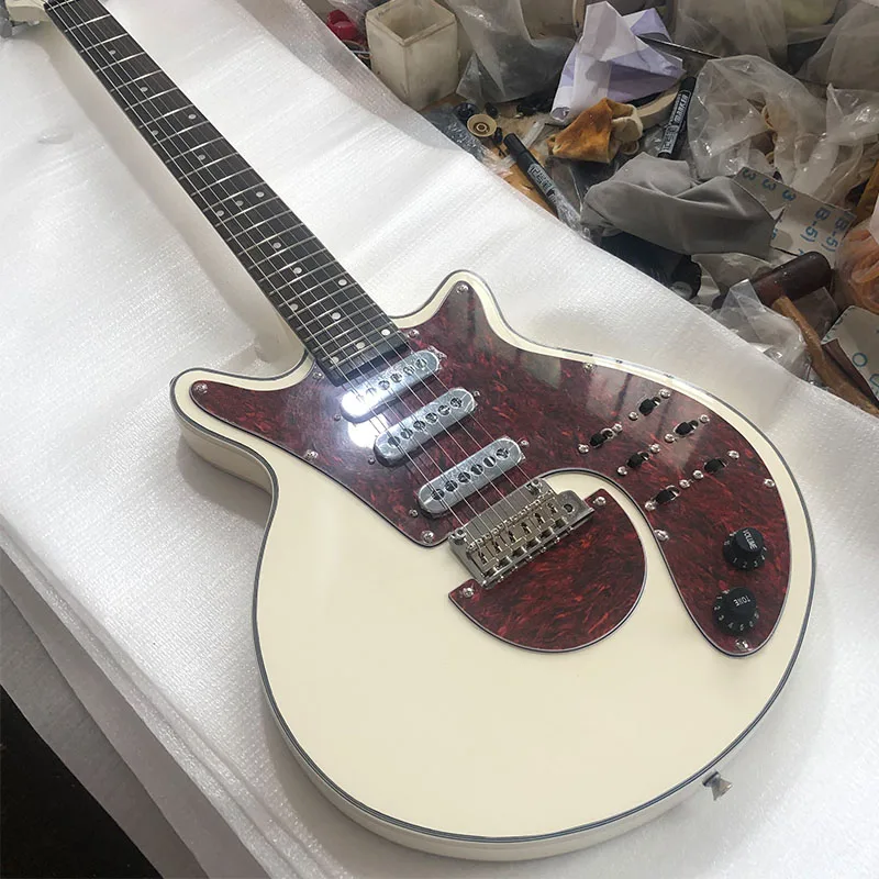 High-grade electric guitar, special-shaped guitar, 6-string guitar, Korean accessories, mahogany, milky white paint, 
High-grade electric guitar, special-shaped guitar, 6-string guitar, Korean accessories, mahogany, milky white paint,