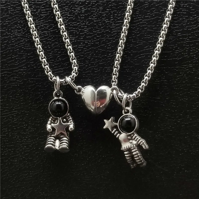 

Spaceman Magnetic Pendant Necklace Astronaut Creative Star Necklace Couple Necklaces Friendship Jewelry Lovers Necklace