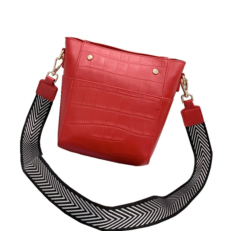 Handbag 2021 New Wide Fashion Strap Pattern Women Messenger Bucket Bags Genuine Shoulder Leather Shoulder Bags Ladies
Handbag 2021 New Wide Fashion Strap Pattern Women Messenger Bucket Bags Genuine Shoulder Leather Shoulder Bags Ladies