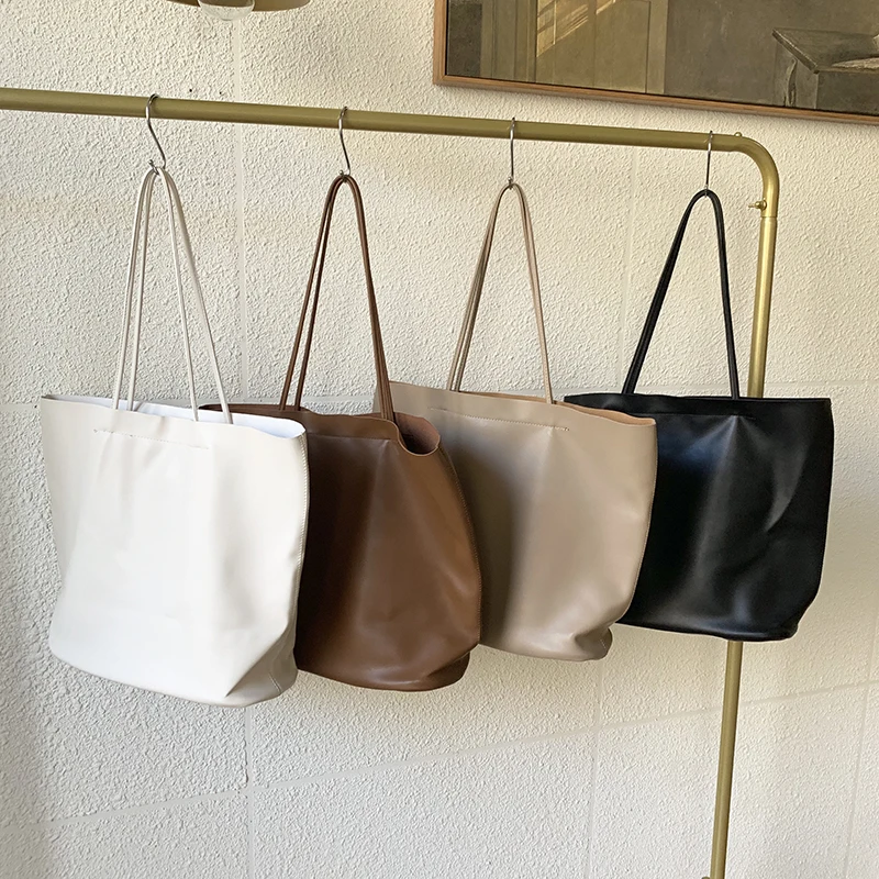 Сумка через плечо с мягкой поверхностью в Корейском стиле, простая вместительная сумочка для покупок, новинка 2020, женская из искусственной ... 
Сумка через плечо с мягкой поверхностью в Корейском стиле, простая вместительная сумочка для покупок, новинка 2020, женская из искусственной ...