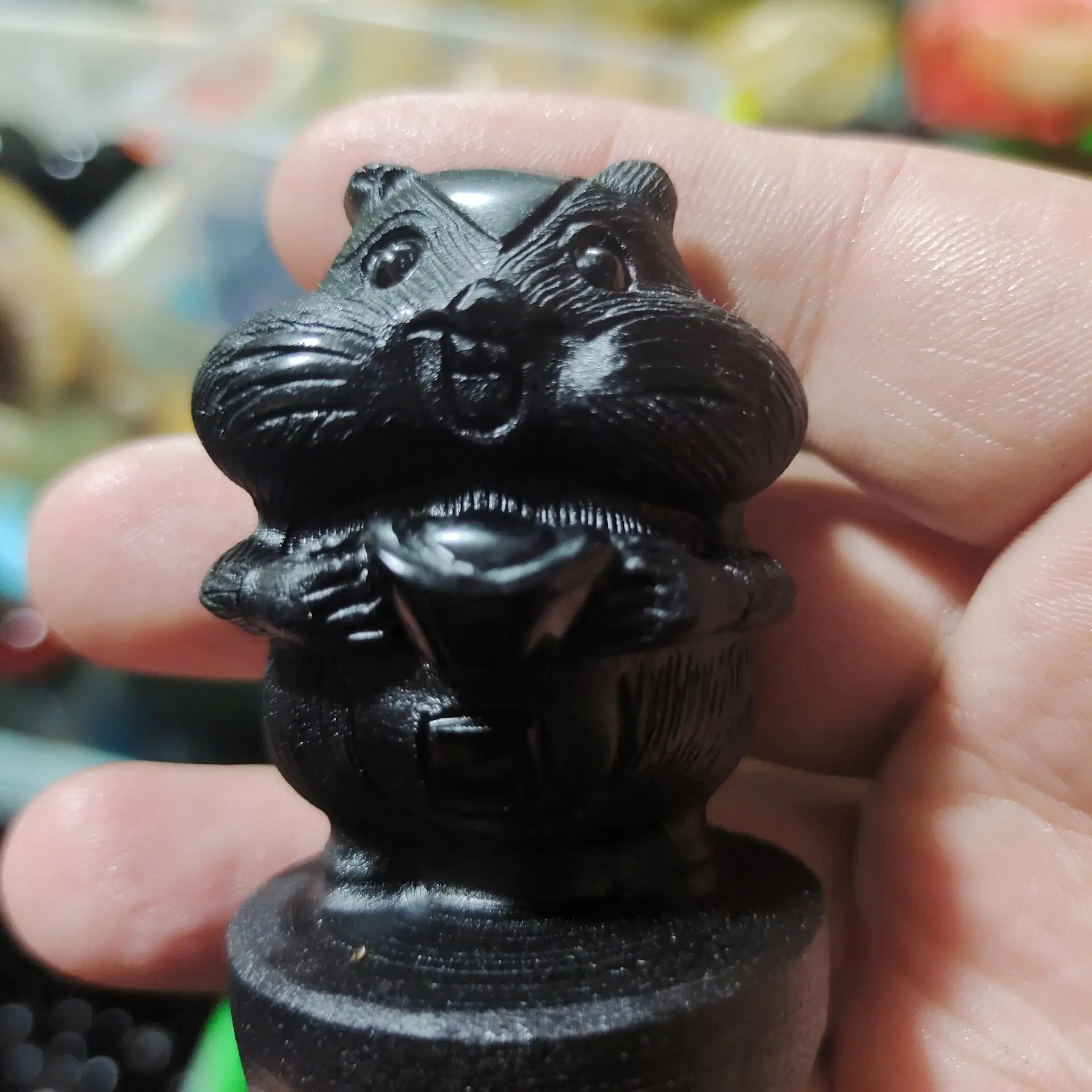 Natural large beauty colored obsidian plays as a gift or a decorative item Obsidian handle piece Home furnishing articles
Natural large beauty colored obsidian plays as a gift or a decorative item Obsidian handle piece Home furnishing articles