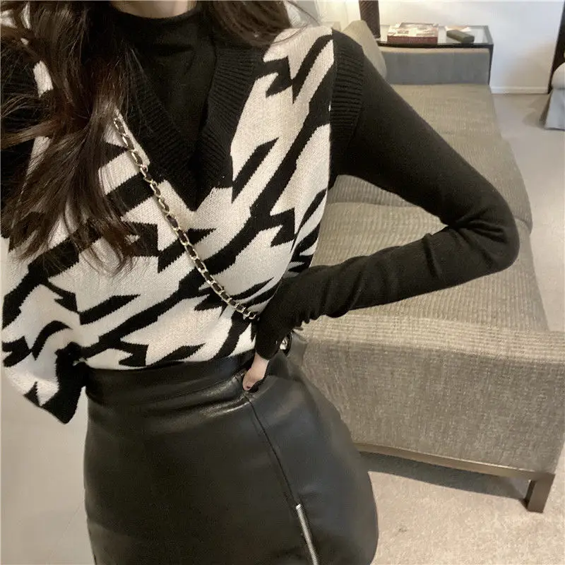 Sweater Vest Women All-match V-neck Panelled Chic Sweaters Womens Elegant Ins Trendy Loose Leisure Knitted Jumpers Ladies Daily
Sweater Vest Women All-match V-neck Panelled Chic Sweaters Womens Elegant Ins Trendy Loose Leisure Knitted Jumpers Ladies Daily