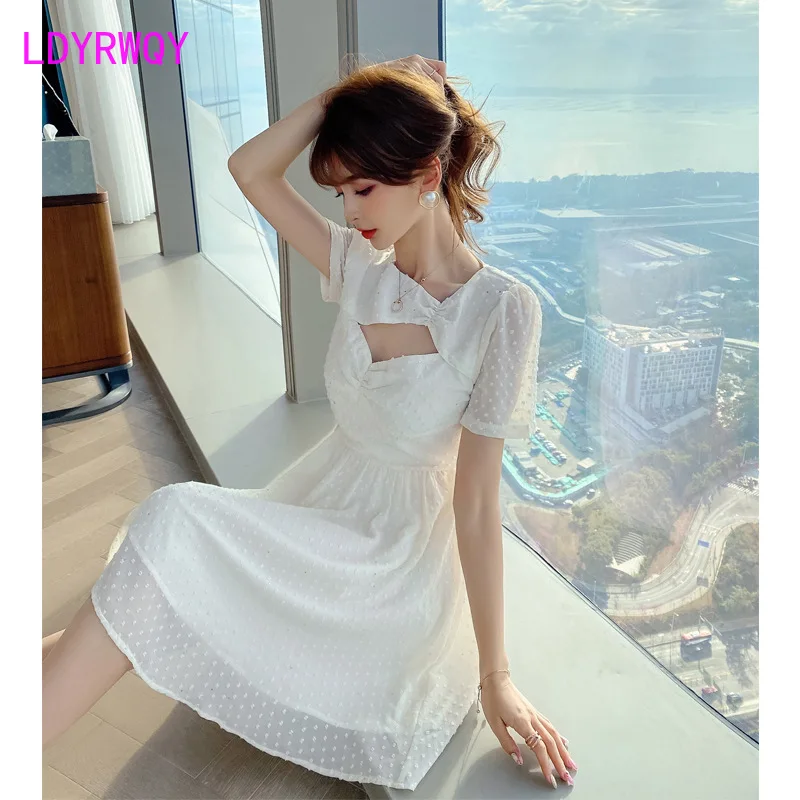 LDYRWQY The round of 2021 summer new style temperament gets hollow out high waist to repair one's physique to spin sexy dress
LDYRWQY The round of 2021 summer new style temperament gets hollow out high waist to repair one's physique to spin sexy dress